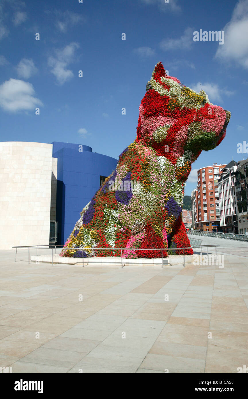 Die Welpen Formschnitt Kunstskulptur von Jeff Koons vor dem Guggenheim-Museum in der Stadt von Bilbao Biskaya Baskenland Stockfoto