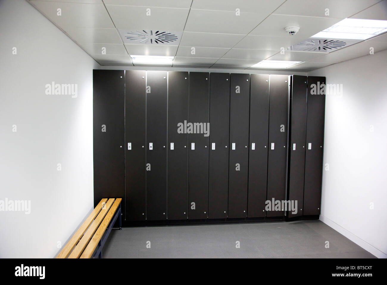 Referee Locker Referee changing room -Fotos und -Bildmaterial in hoher Auflösung – Alamy