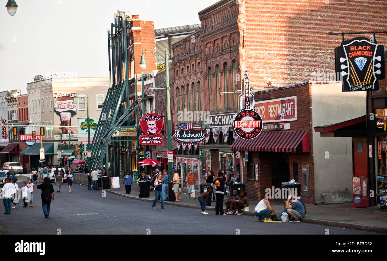 Beale Street, die historische "home of the Blues" in der Innenstadt von Memphis, Tennessee, USA Stockfoto