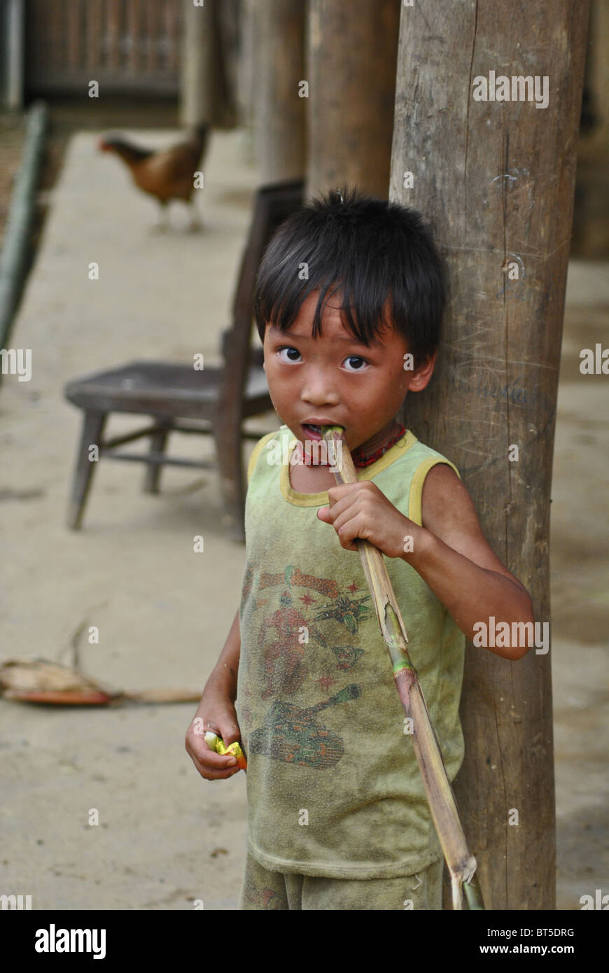 Porträt des Kindes in der Nähe von Sapa, Vietnam Stockfoto