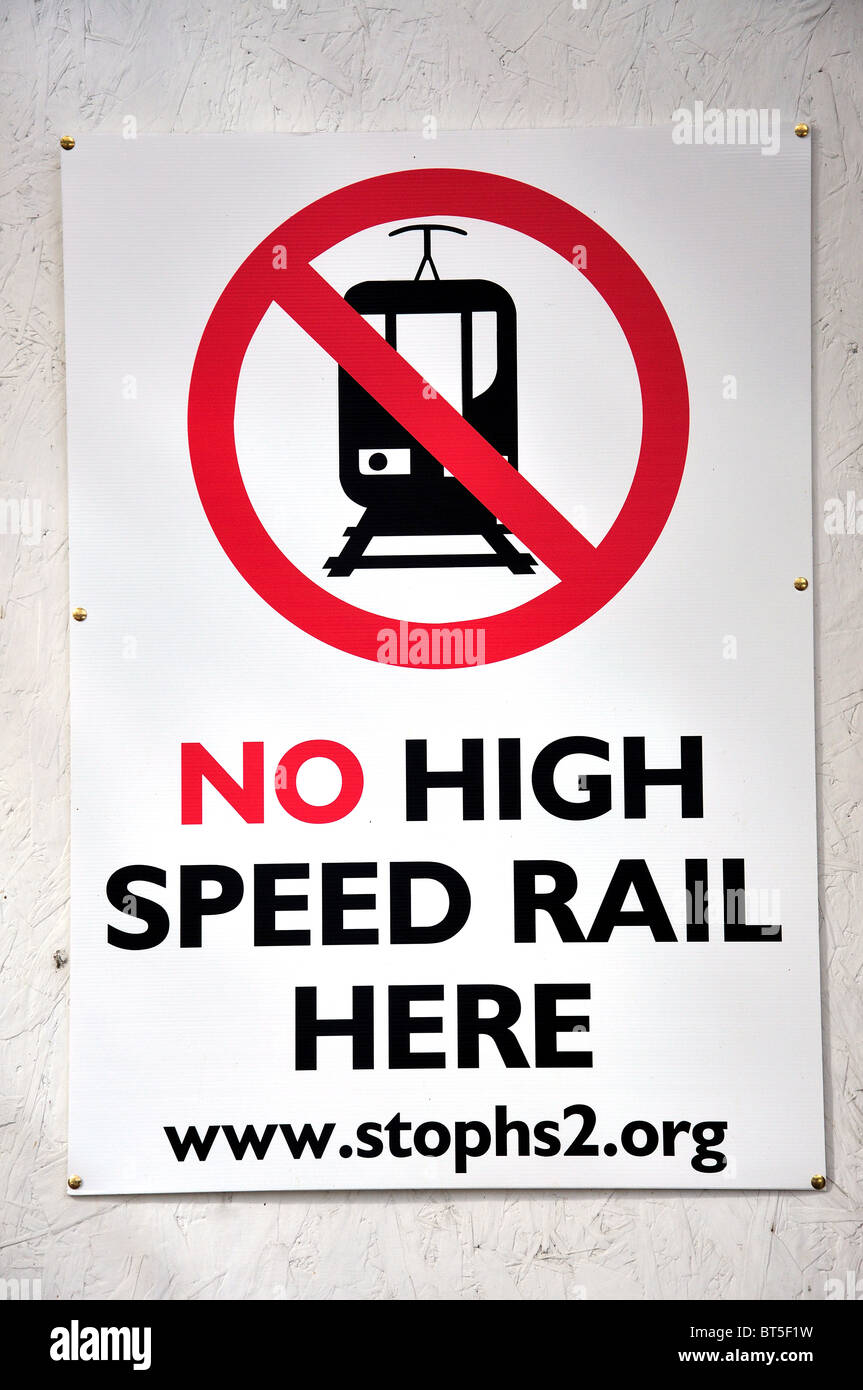 "Keine High Speed Rail hier" anmelden, Bridge Street, Brackley, Northamptonshire, England, Vereinigtes Königreich Stockfoto