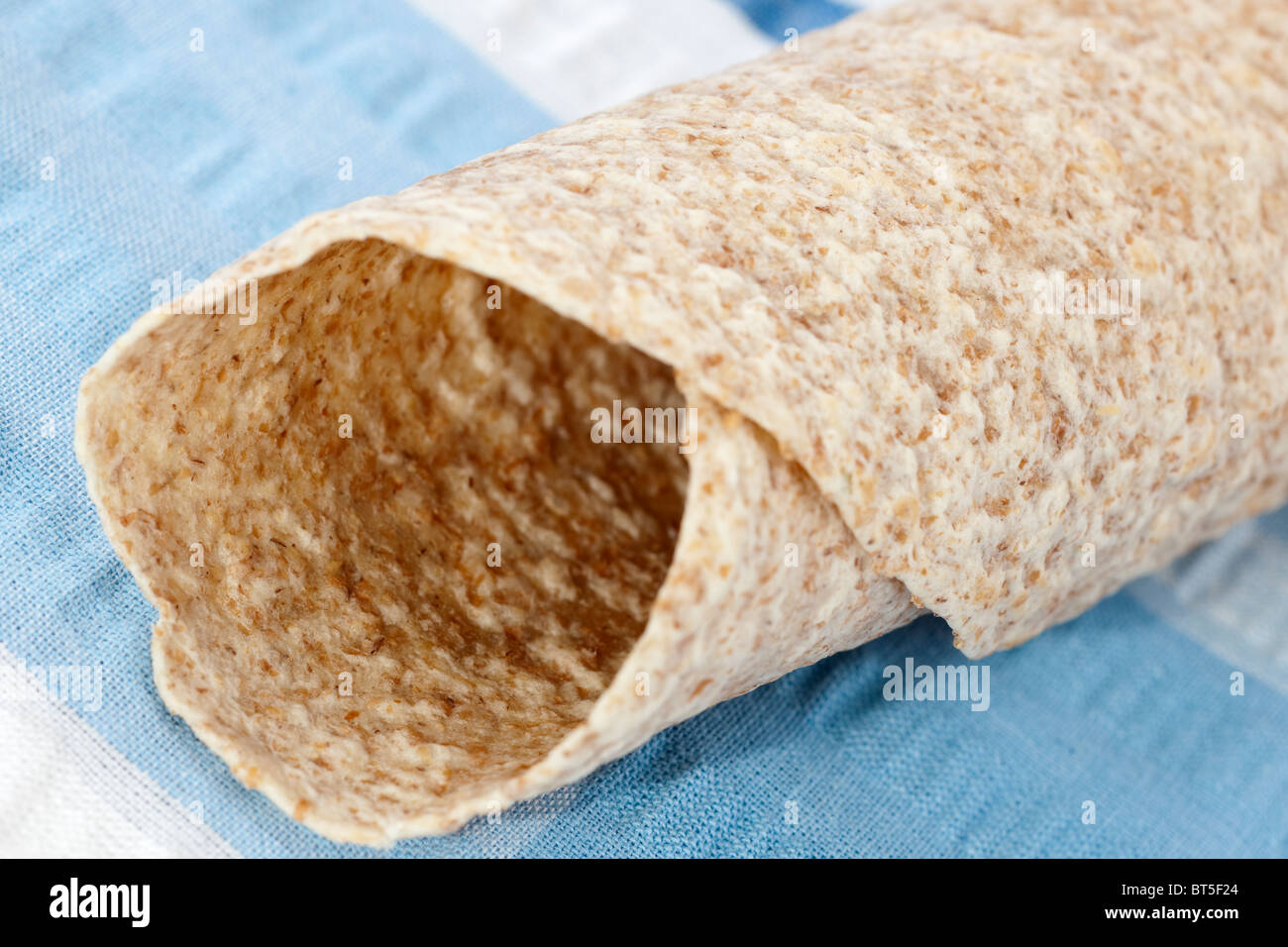 Aufgerollt Vollkorn Fajitas Wrapbread für sandwiches Stockfoto
