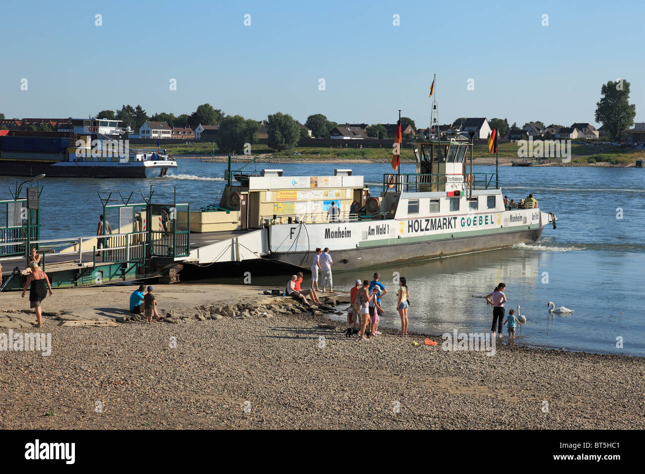 Rheinfaehre, Autofaehre in Leverkusen-Hitdorf Auf Dem Weg Nach Köln-Langel, Leverkusen, Rhein, Nordrhein-Westfalen Stockfoto