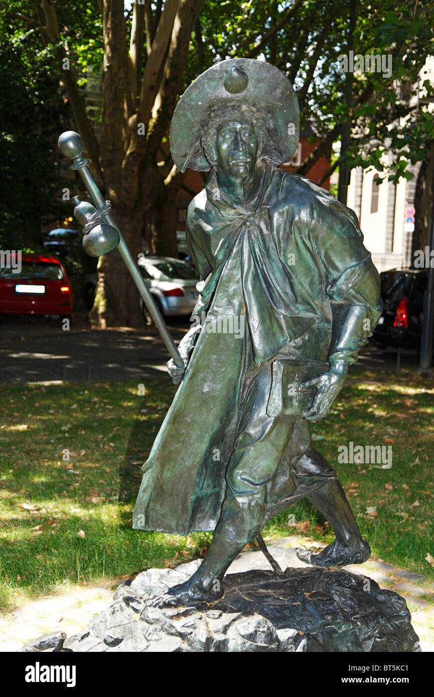 Bronzeskulptur von Bert Gerresheim, Heiliger Apostel Jakobus als Pilger Auf Dem Jakobsweg Nach Santiago De Compostela, Neuss, Niederrhein, Nordrhein-W Stockfoto