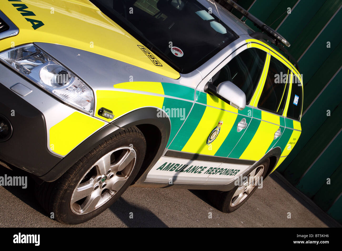 Ersten Responder Krankenwagen Sanitäter Fahrzeugteil der UK Notfall Unfall Dienstleistungen Stockfoto