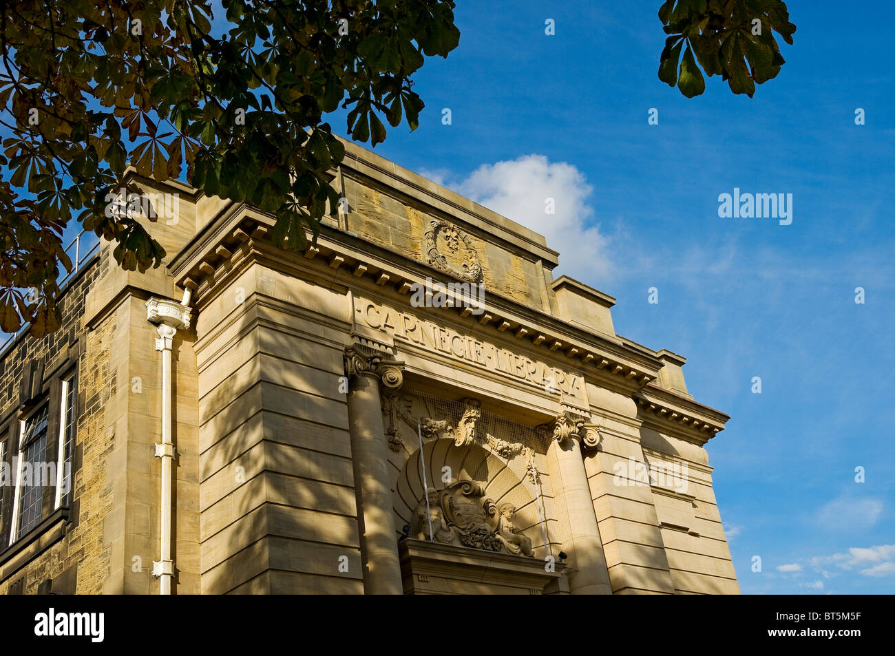 Außenansicht der Harrogate Library, Victoria Avenue, North Yorkshire England Großbritannien GB Großbritannien Stockfoto