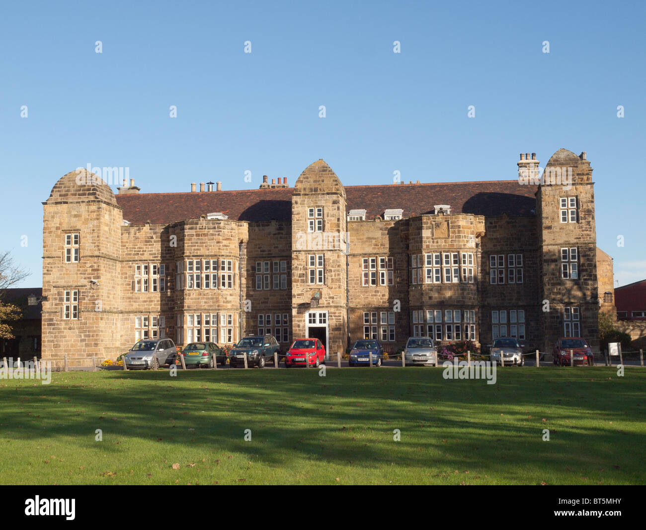 Klasse 1 aufgeführten Marske Hall von Zetland Familie erbaut im 17. Jahrhundert jetzt ein Cheshire-Heim für Behinderte im Herbst Stockfoto