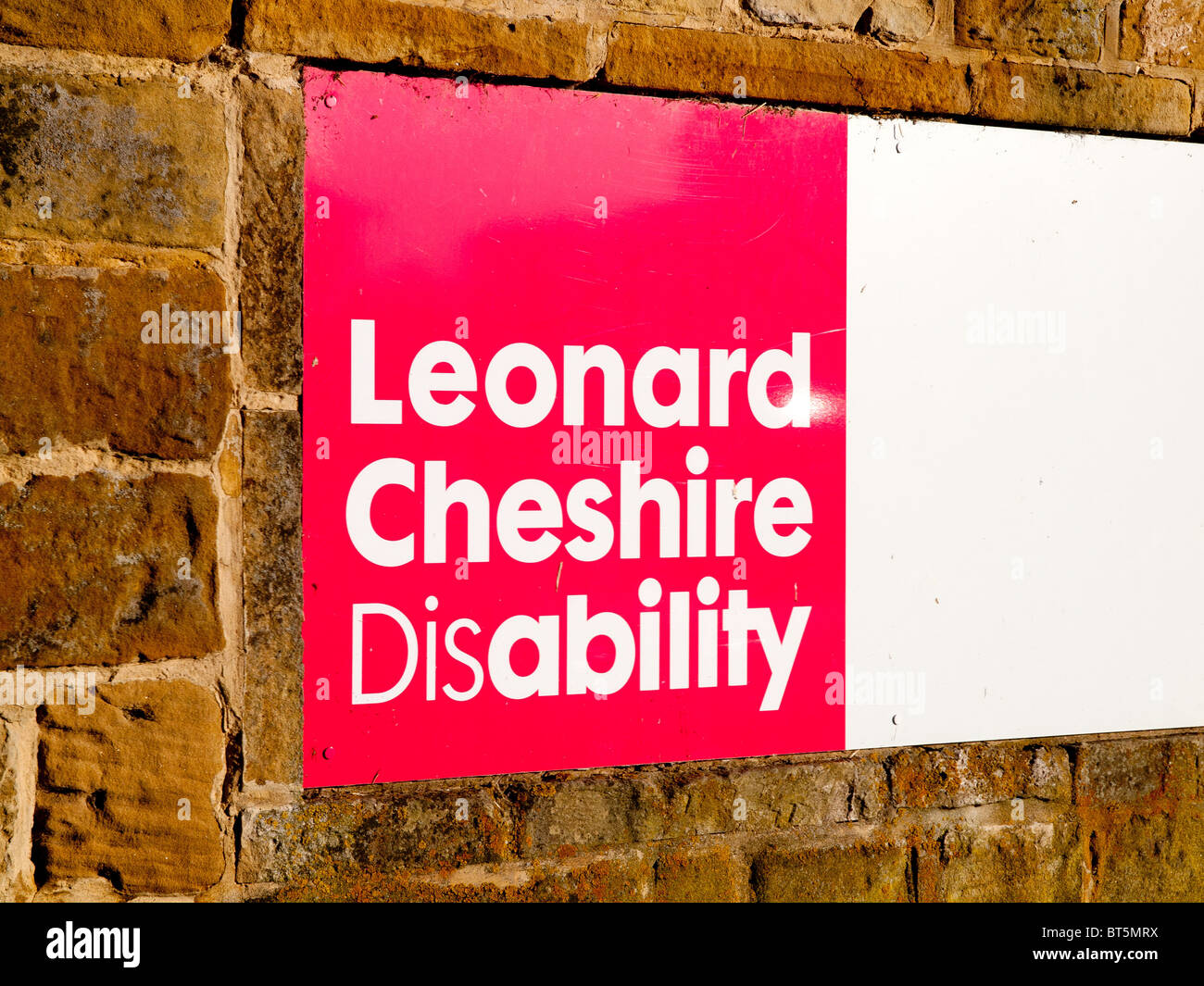 Melden Sie außerhalb der Leonard Cheshire Heim für Behinderte in Marske durch die Meer-Cleveland UK Stockfoto