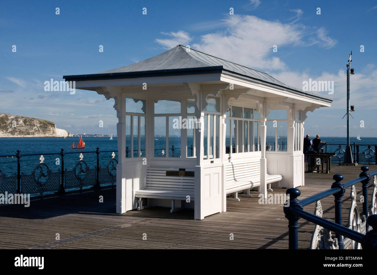 Swanage Pier Shelter, Dorset, Großbritannien Stockfoto