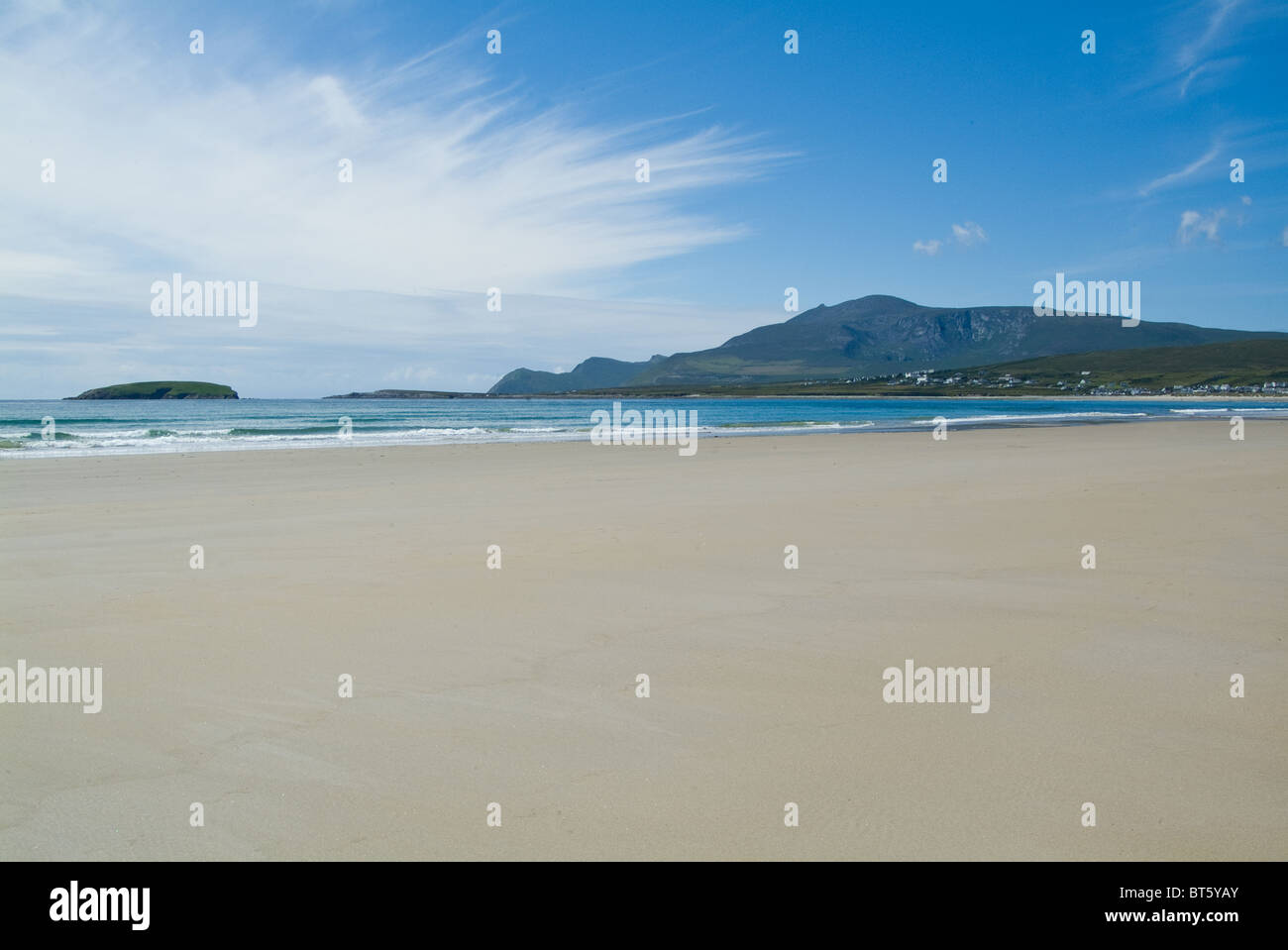 Irland Republik irischen Eire Atlantischen Küste West Strand Meer Sand blau Himmel Atlantik, Südstrand, schön, Schönheit, blau, Boot Stockfoto