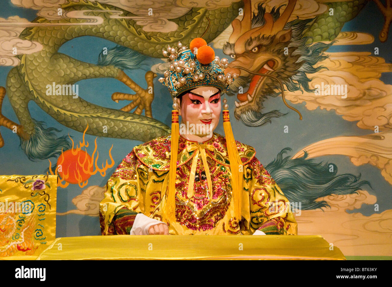 China chinesische staatliche Theater Kostüm Schauspieler Peking Oper traditionelle kantonesische Oper Guangdong, Guangxi Macau Singapur Malaien Stockfoto