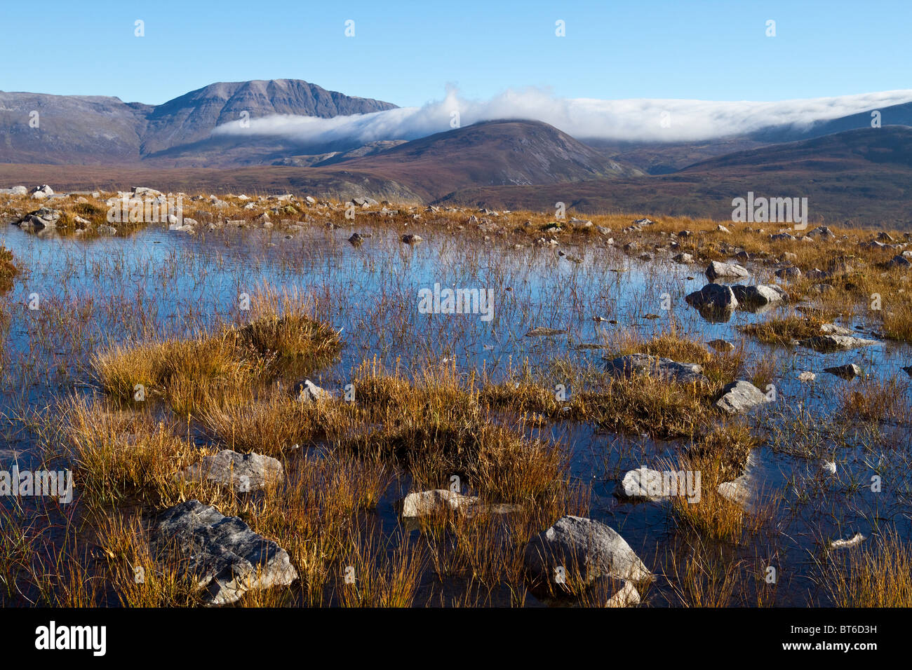 Ein Schuss von den Flanken des Canisp in Richtung Conival und Ben mehr Assynt Ausschau Stockfoto