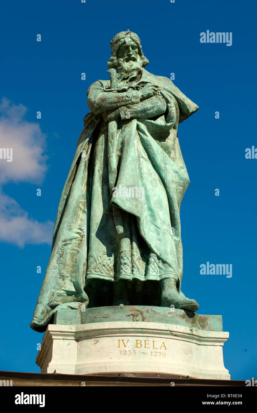 Statue von König Bela 4. - Hősök Tere (Heldenplatz) Budapest Ungarn Stockfoto