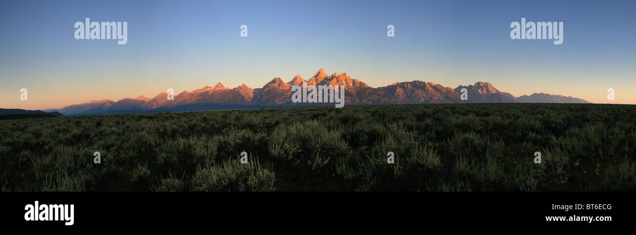 Panorama der Teton Range bei Sonnenaufgang Stockfoto