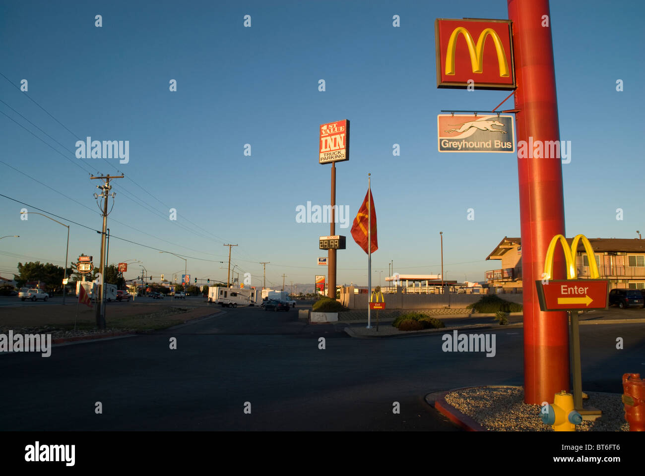 McDonalds bei Sonnenuntergang, Route 66 Kingman Arizona USA, Stockfoto
