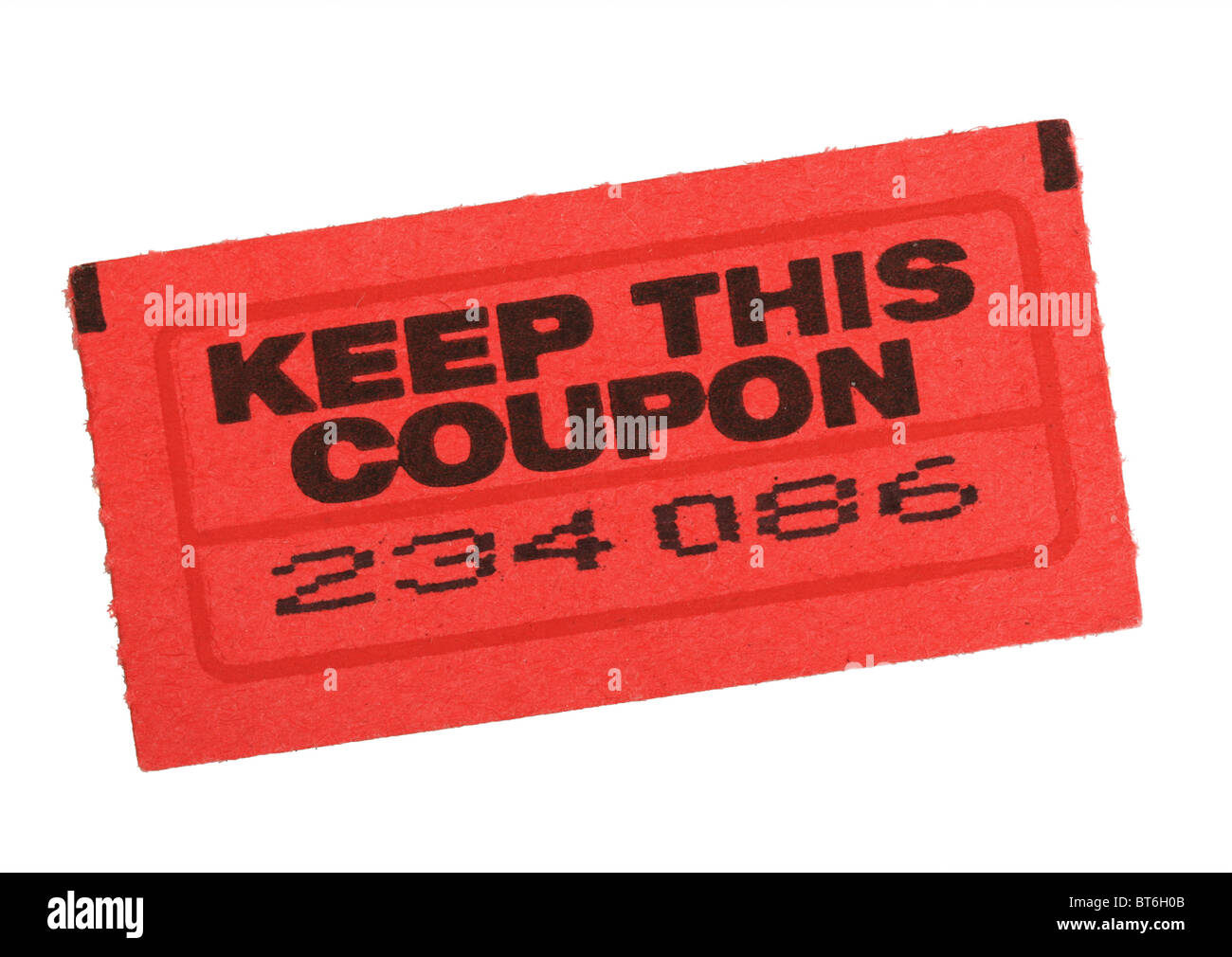 roten Gutschein Ticket Nummer isoliert auf weiss Stockfoto