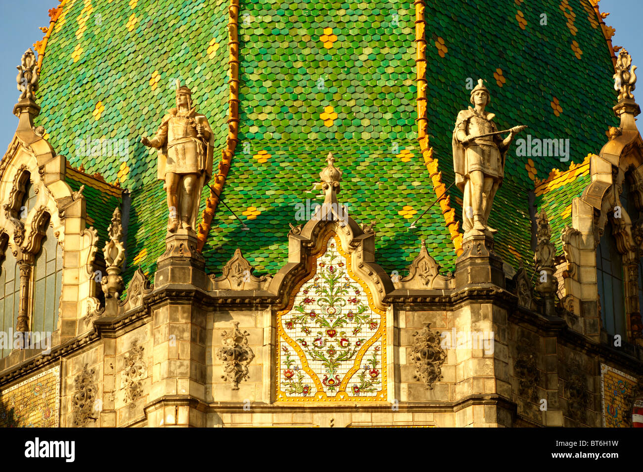 Der Jugendstil Museum für angewandte Kunst mit Zolnay Dach mit Ziegeln gedeckt. Budapest Ungarn Stockfoto
