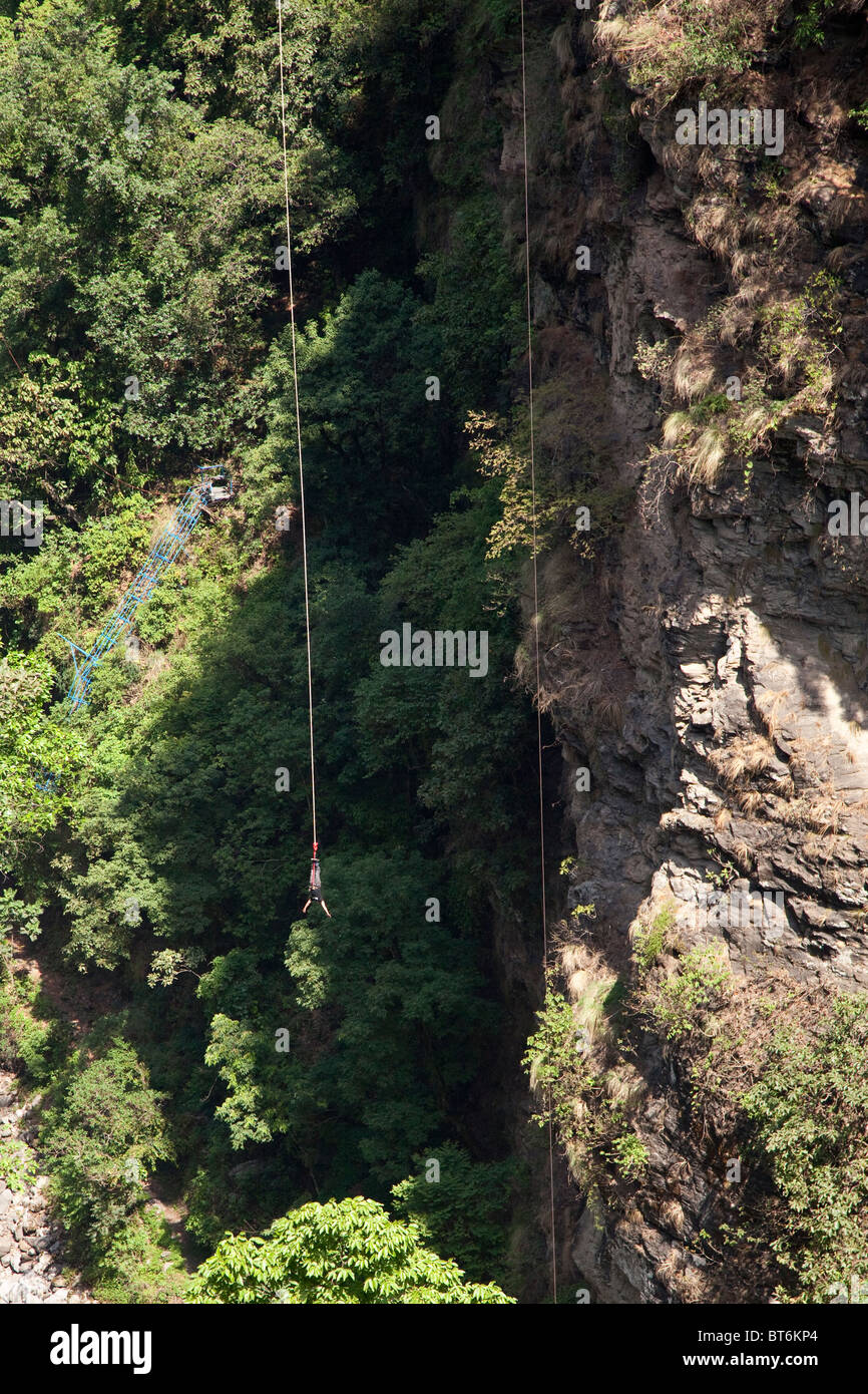 Bugy springen bei The Last Resort in Nepal Stockfoto