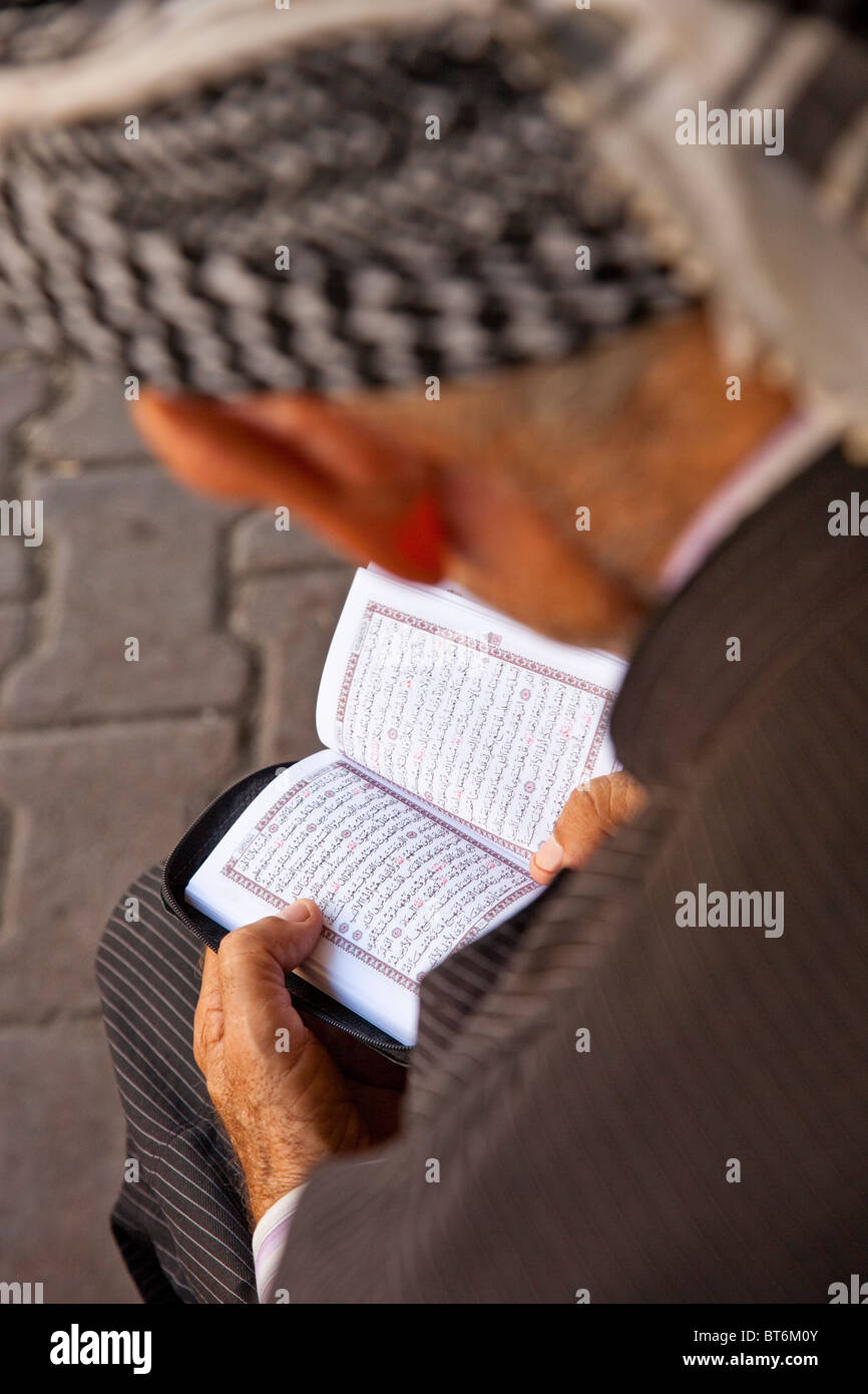 Irakische Kurden lesen den Koran in Erbil oder Heuler im Irak Stockfoto
