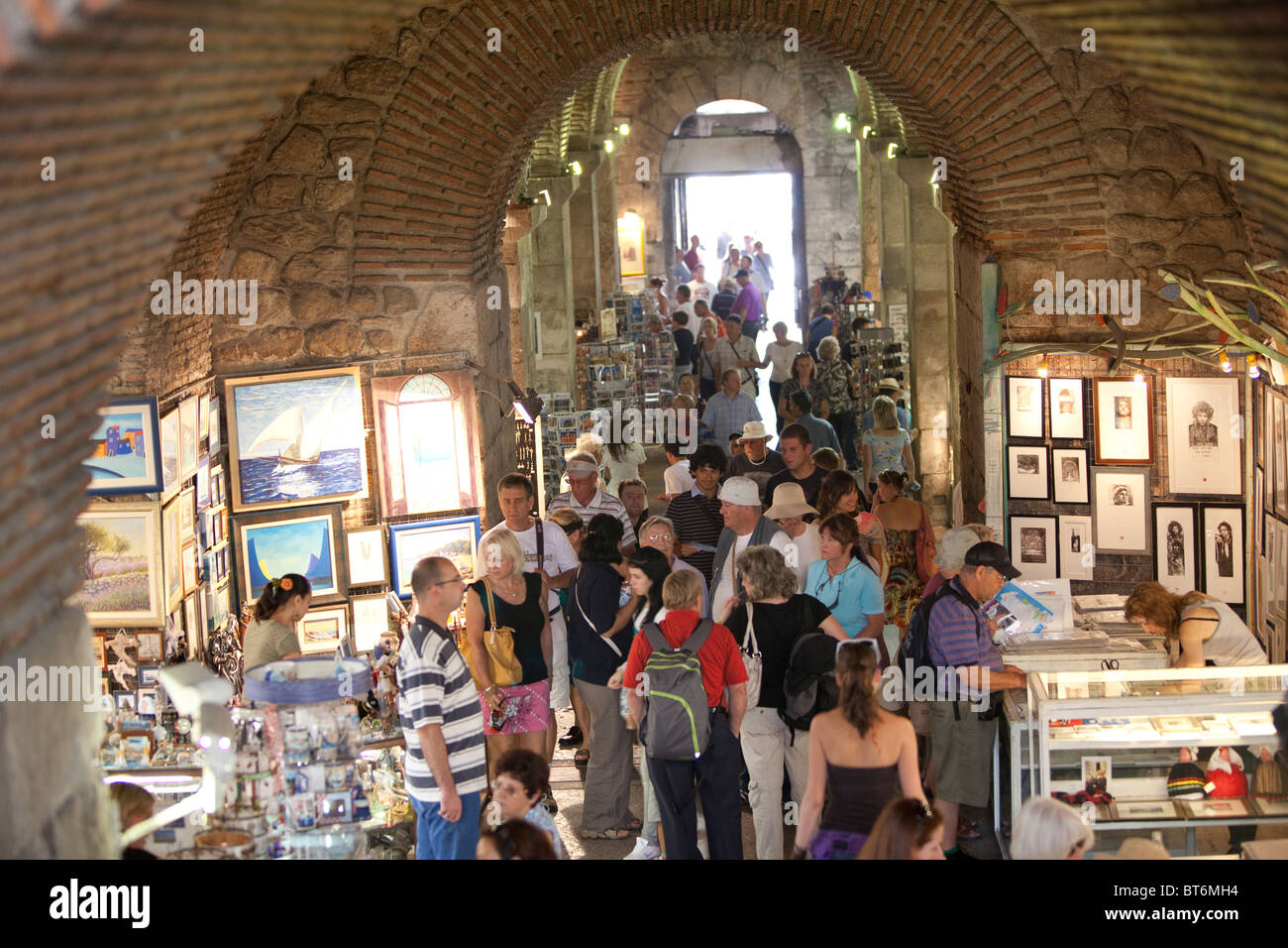 Kunst und Kunsthandwerk-Markt im Diokletianpalast in Split Kroatien Stockfoto