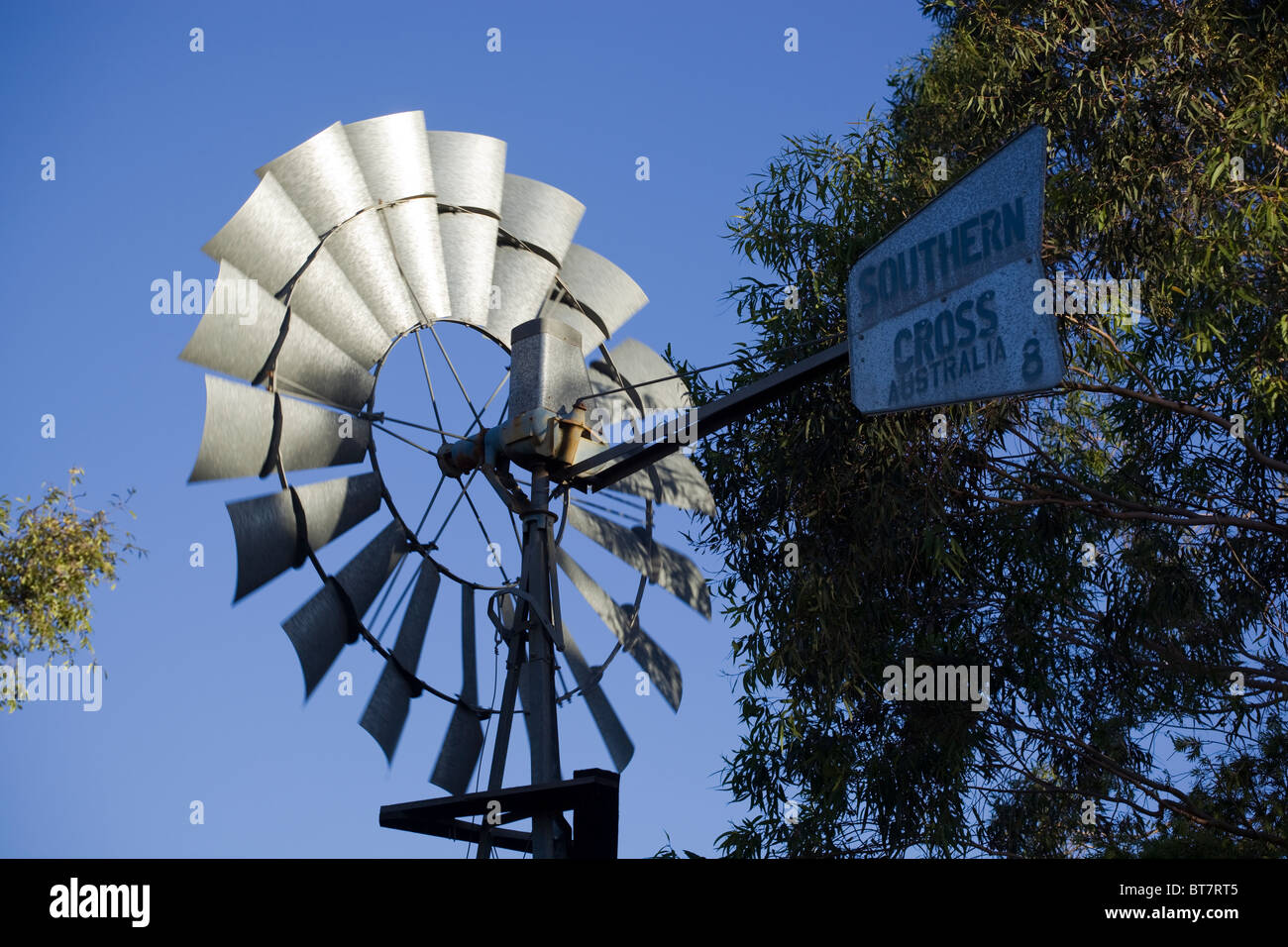 Wind Pumpe Mühle Southern Cross Alice Springs Australien Stockfoto