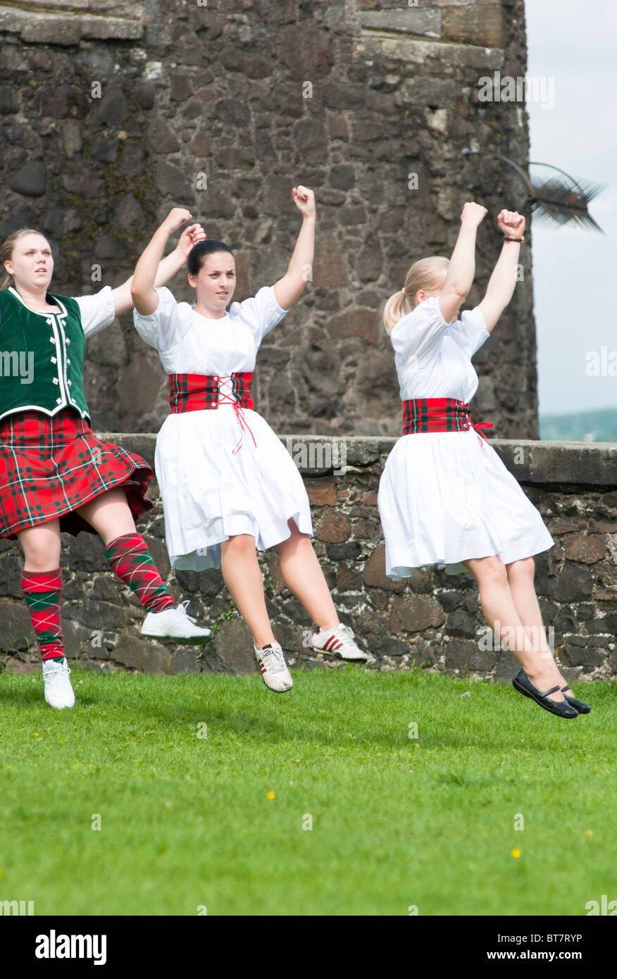 Highland Fling demonstriert an Sterling Castle, Schottland. Stockfoto