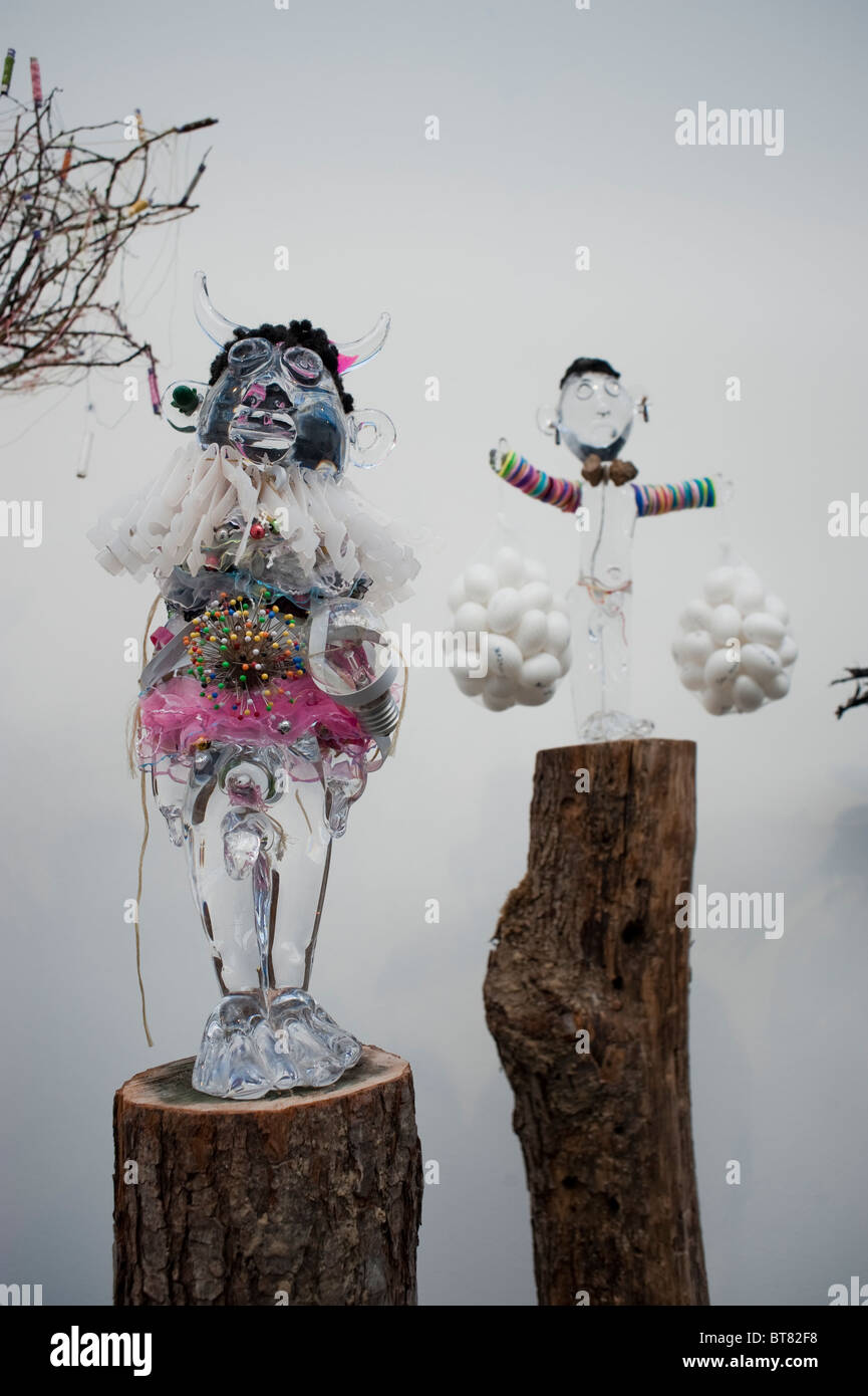 Paris, France, Close up, Contemporary Arts Exhibit, Display, FIAC, Objects Modern Art, Sculpture, Artist: Pascale M. Tayou, "Poupées Pascale », Stockfoto