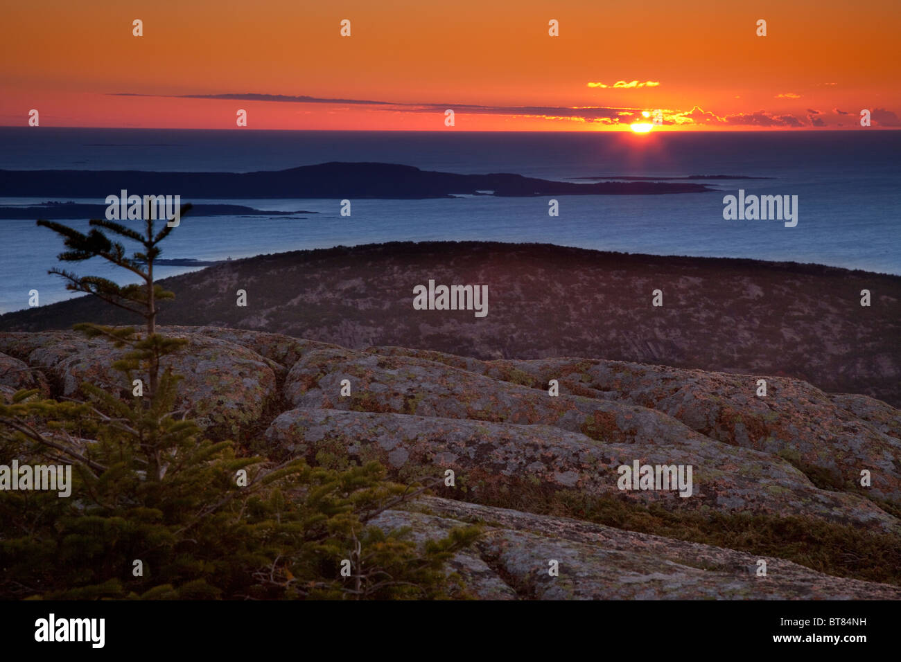 Sonnenaufgang von Cadillac Mountain im Acadia National Park, Maine, USA Stockfoto