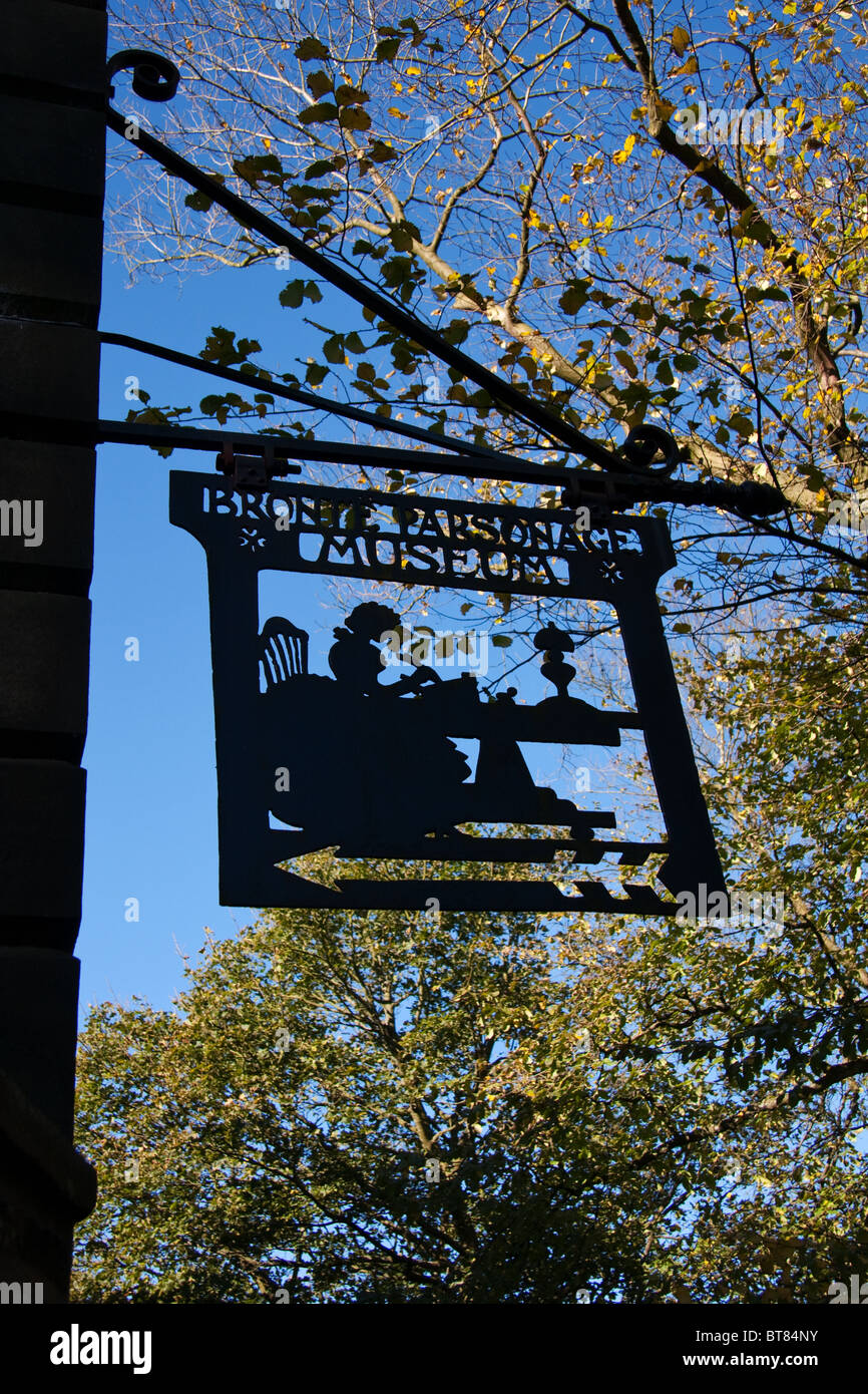 Melden Sie außen Bronte Parsonage Museum, Haworth Stockfoto
