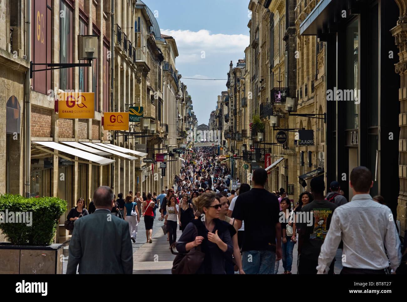 Rue Saint Catherine. Eines der wichtigsten Einkaufsstraßen in Bordeaux, Frankreich. Stockfoto