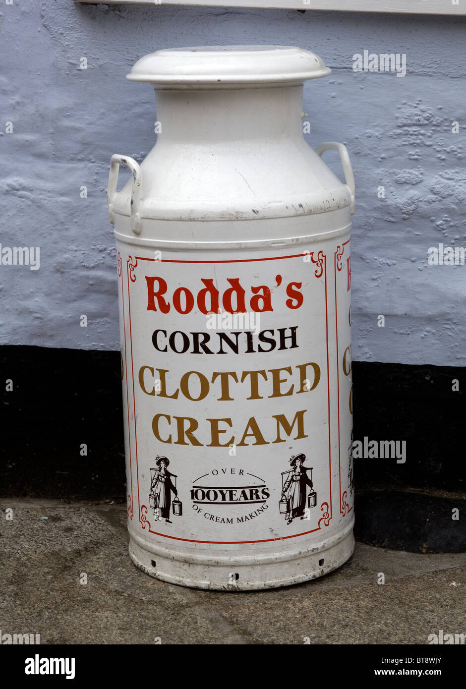 Roddas Cornish geronnen Creme Urn Padstow Cornwall England UK Stockfoto