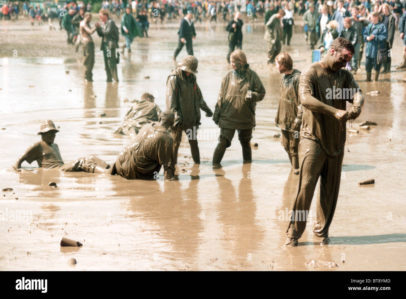 Schlamm-Wrestler auf dem Glastonbury Festival 1998 Stockfoto