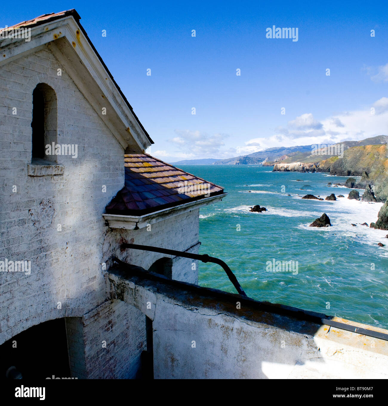 An der pazifischen Küste von Point Bonita Lighthouse, Marin Headlands, California anzeigen Stockfoto
