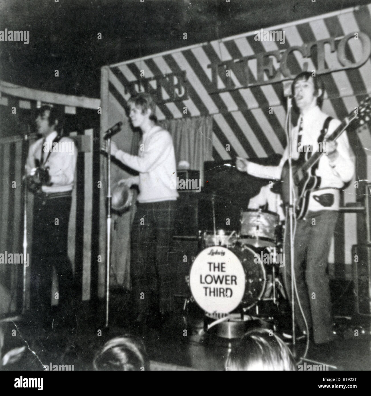 DAVID BOWIE-Witz im unteren Drittel im Marquee Club, Wardour Street, London, 1966. Foto via Kevin Cann Stockfoto