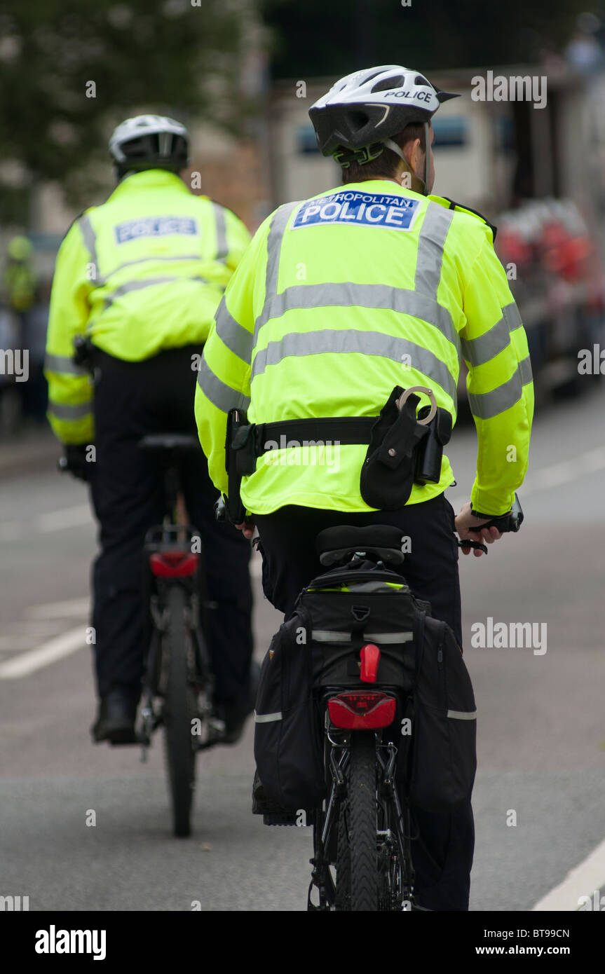 Polizisten auf Fahrrädern in Notting Hill, London, UK Stockfoto