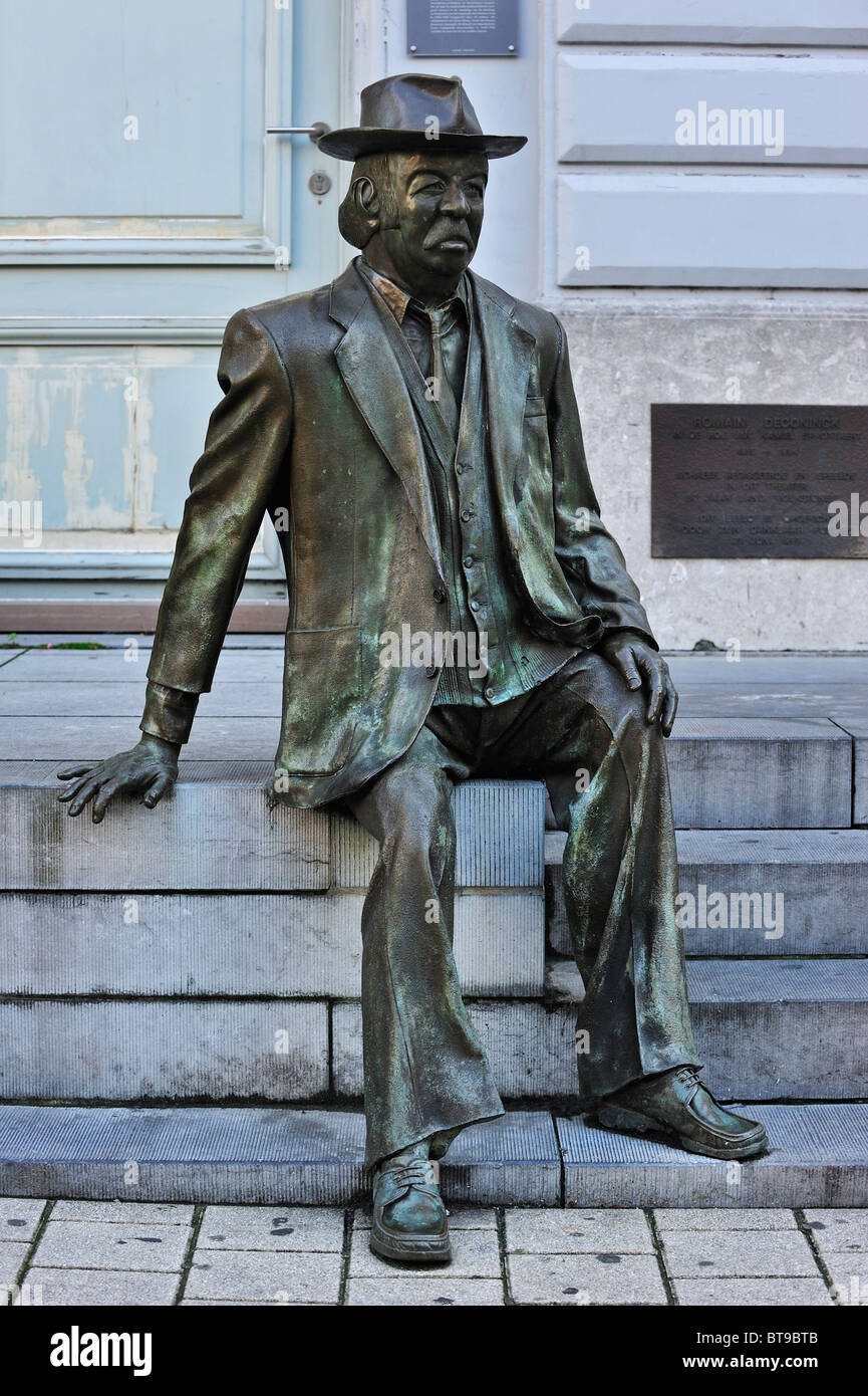 Statue von Schauspieler Komiker Romain De Coninck vor dem Minard Theater in Gent, Belgien Stockfoto
