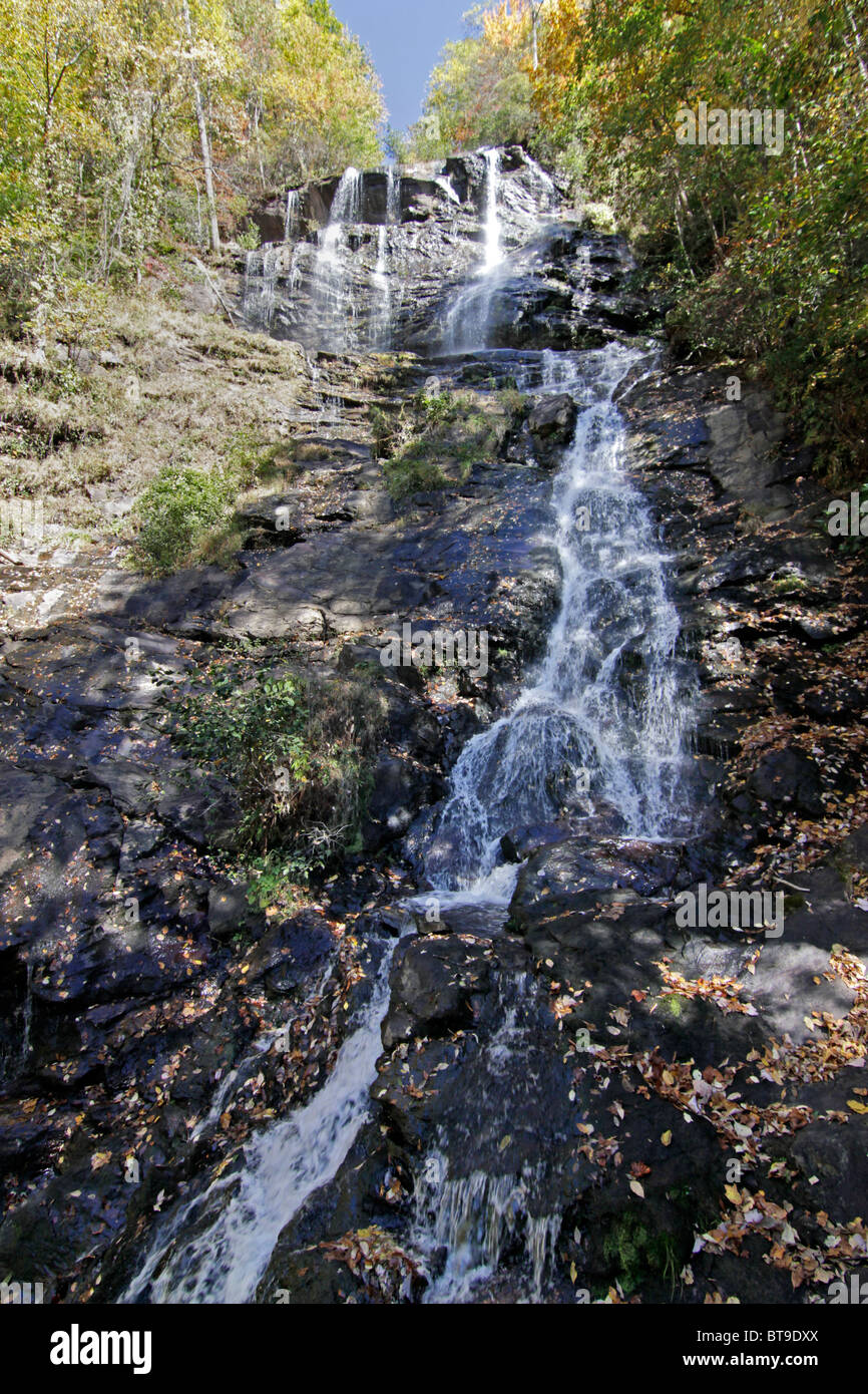 Amicalola Falls befindet sich im Amicalola State Park in der Nähe von Dawsonville, Georgia. Stockfoto