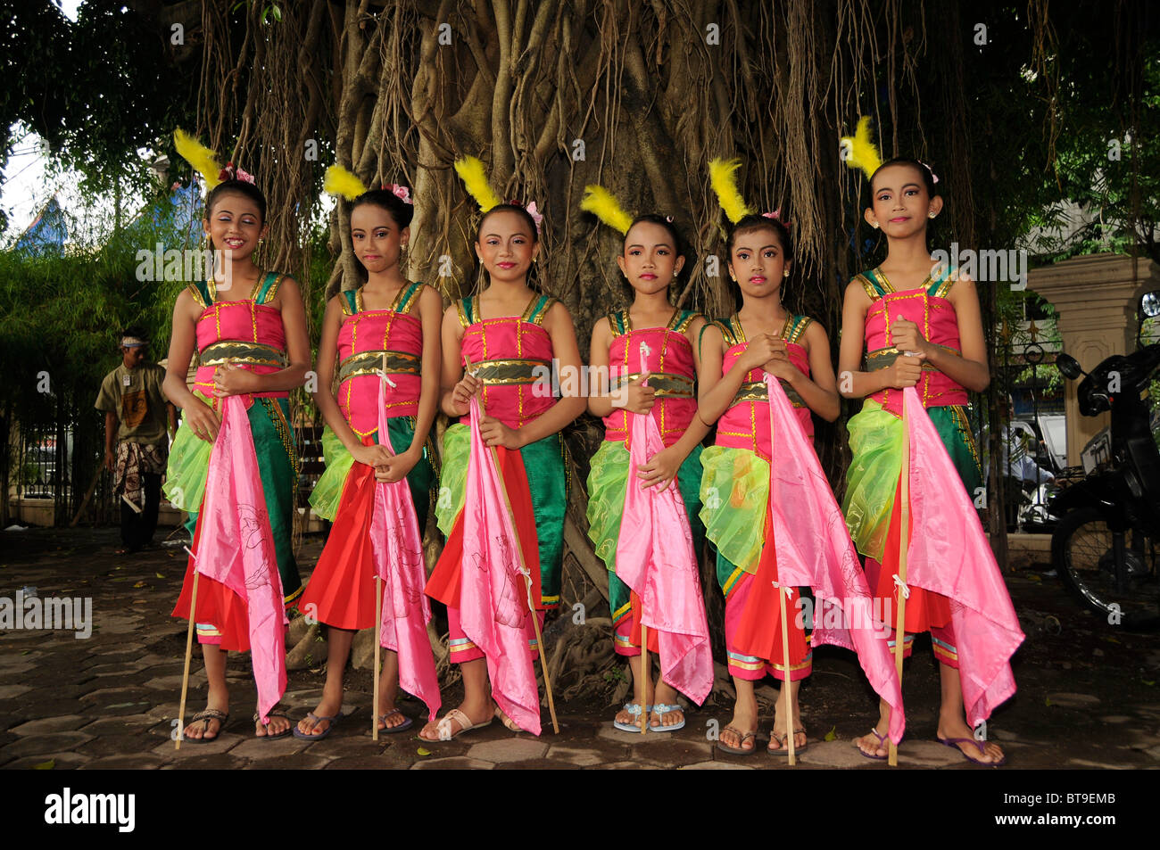 Schüler bei einer studentischen Aufführung von traditionellen javanischen Tanz Theater Stück, Ramayana, Yogyakarta, Java, Indonesien Stockfoto