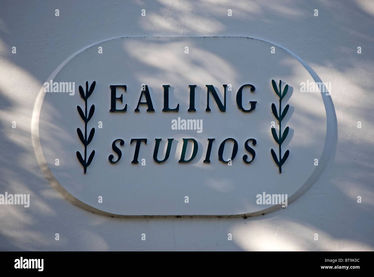 Ealing Studios Namen Plaque an den Studios Hauptgebäude, grüne Ealing, West London, england Stockfoto