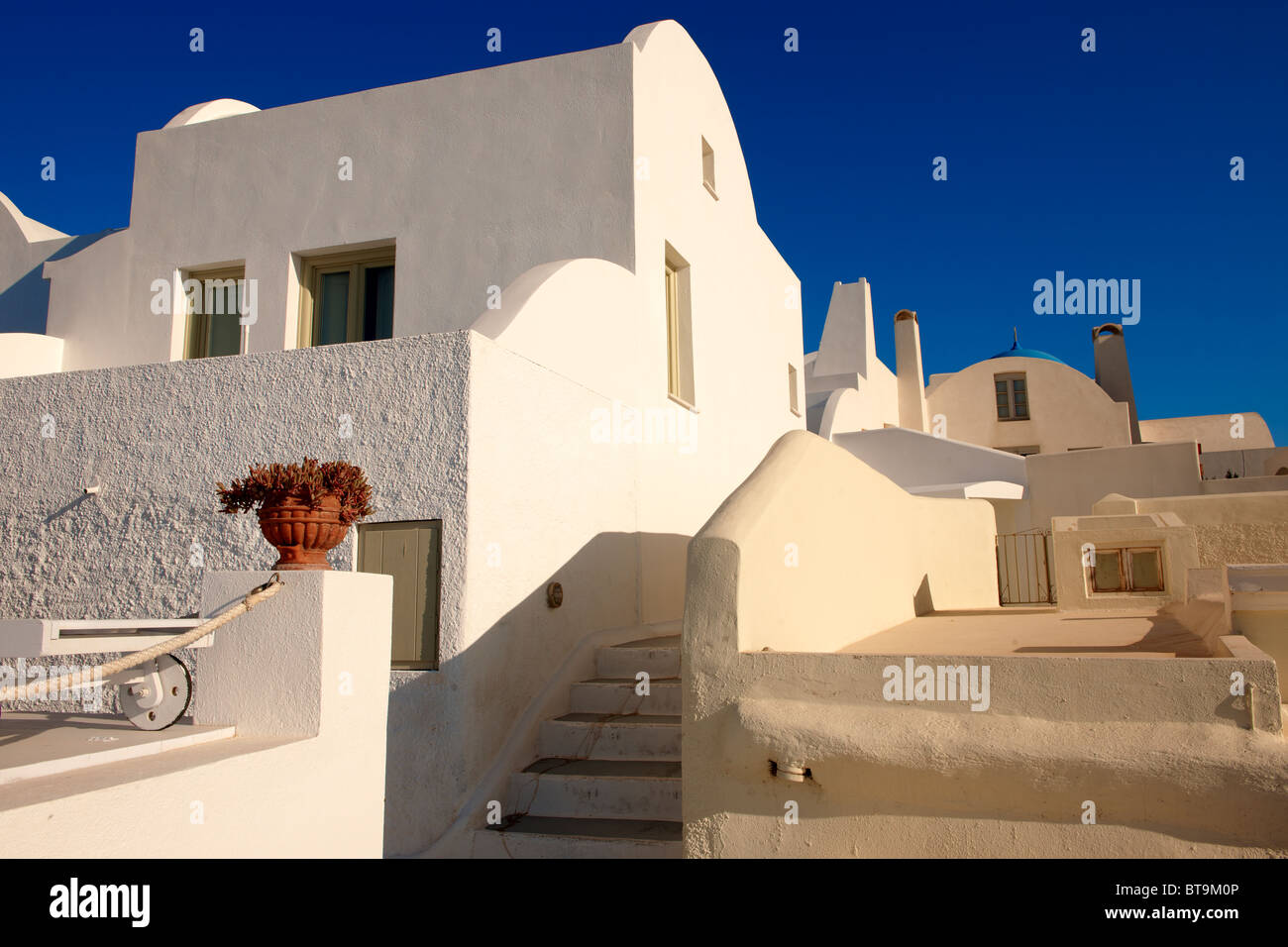 Typische Santorini-Haus von Imerovigli, Santorin, Griechenland. Stockfoto