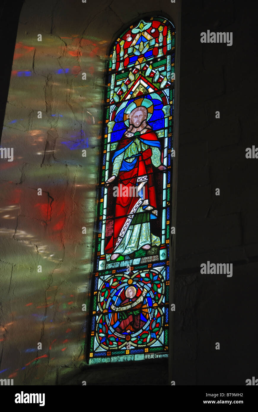 Ein Glasfenster an St Andrew Abteikirche, Sempringham, Lincolnshire, England. Stockfoto