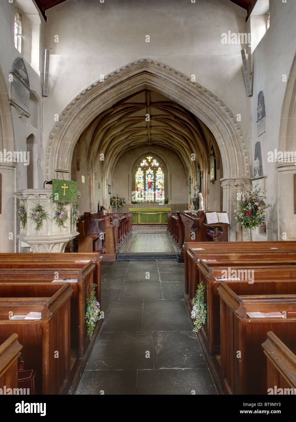 UrchFont, Wiltshire, Interieur, St. Michael und alle Engel Stockfoto