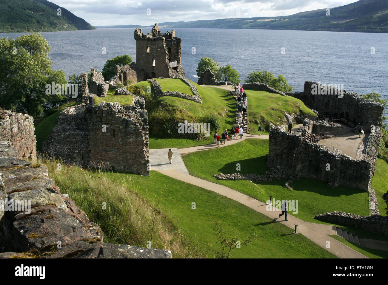 Urquhart Castle & Loch Ness, Schottland Stockfoto