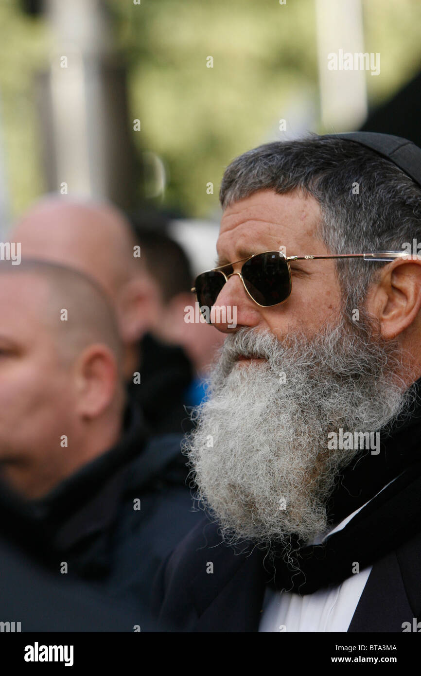 Rabbi Shifren verbindet EDL-Kundgebung in London Stockfoto