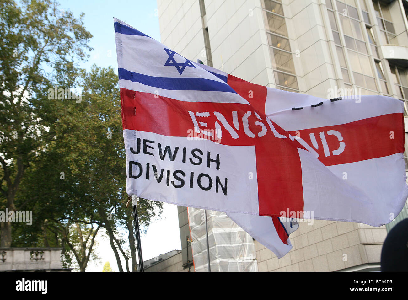 Rabbi Shifren verbindet EDL-Kundgebung in London Stockfoto