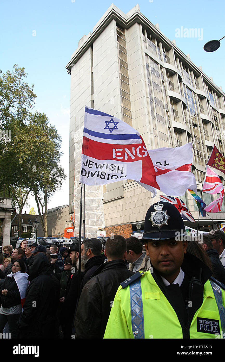 Rabbi Shifren verbindet EDL-Kundgebung in London Stockfoto