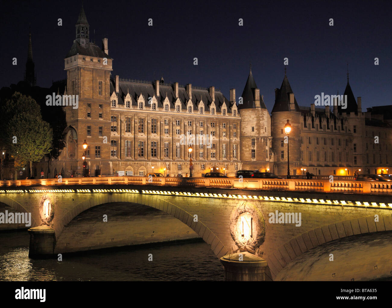 Frankreich, Paris, La Conciergerie, Pont au Change Brücke, Seineufer, Stockfoto