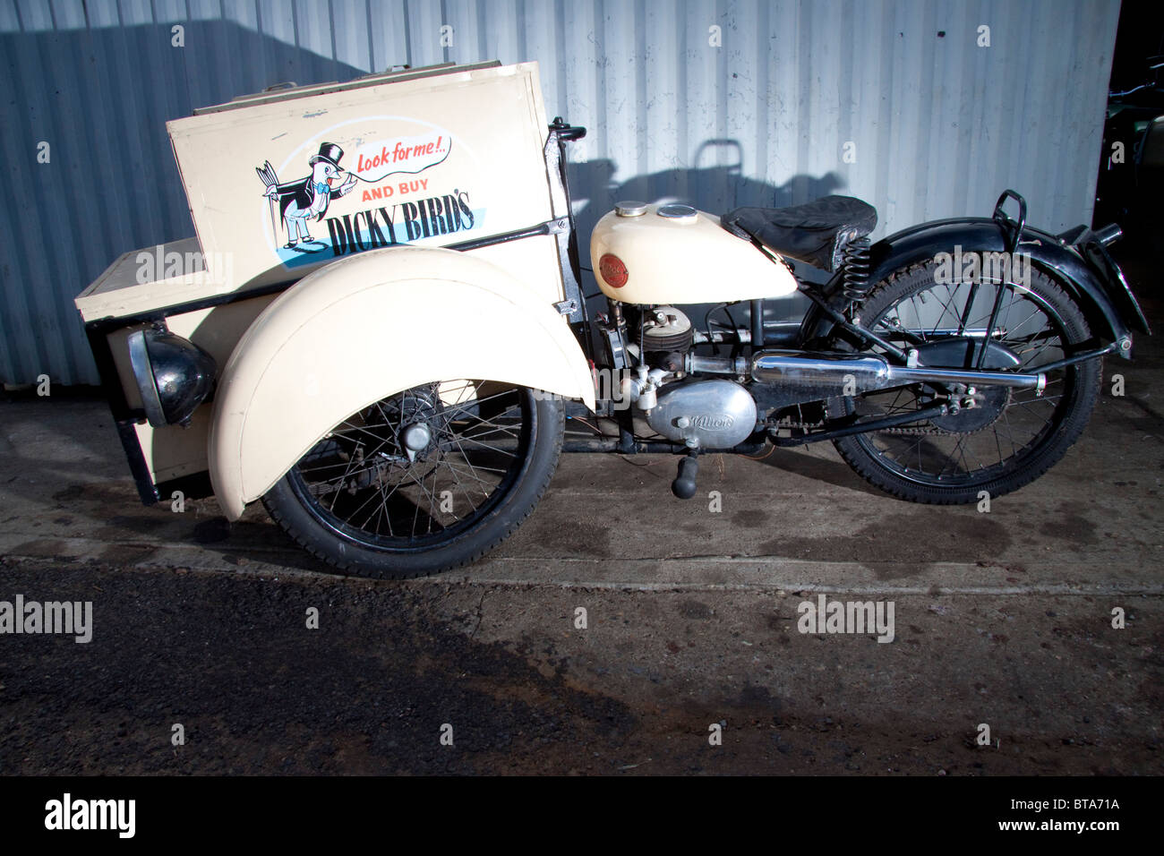 Der 1950er Jahre Dot Villiers Dicky Vogelperspektive Eis Motorrad Dreirad. Stockfoto