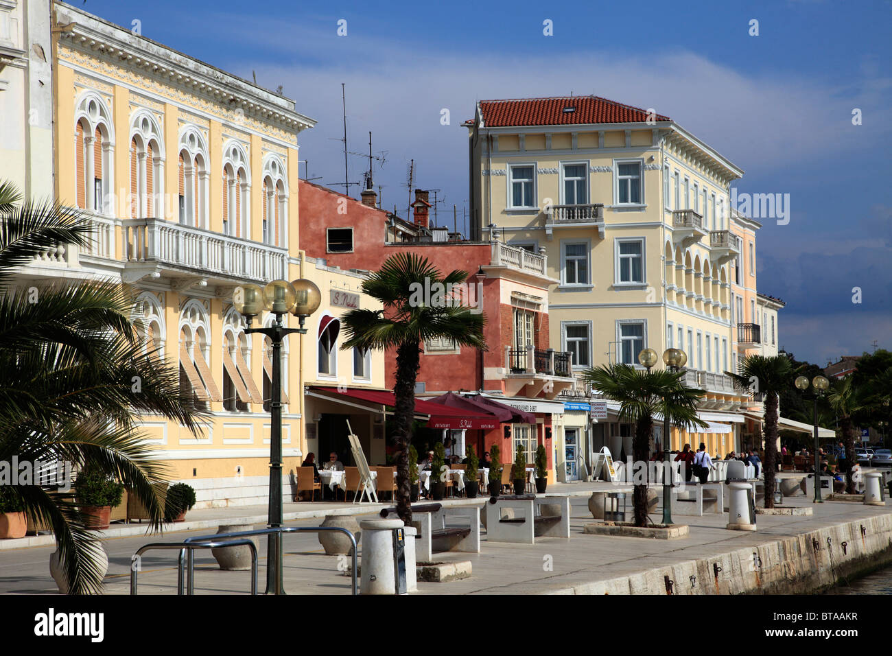 Kroatien, Istrien, Porec, Strandpromenade, Architektur, Stockfoto