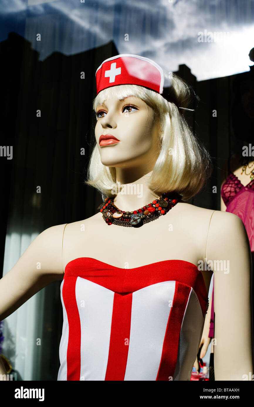 Sexy Krankenschwester Prfpuppe, Dessous Schaufenster, Brgge, Belgien  Stockfotografie - Alamy